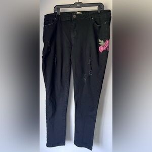 Suzanne Betro Women's Size 20 rose embroidered Light Distressed jeans Bl…